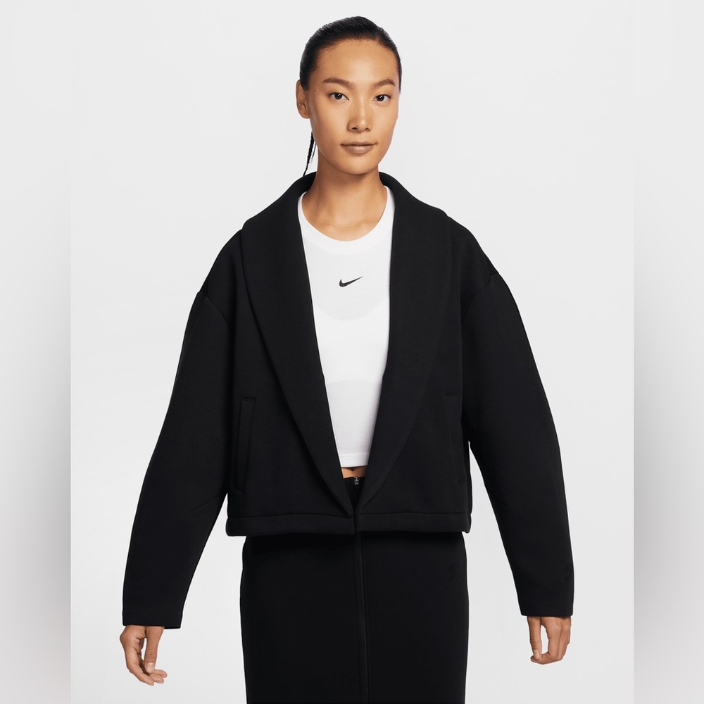 Nike Sportswear Tech Fleece
Women's Oversized Blazer